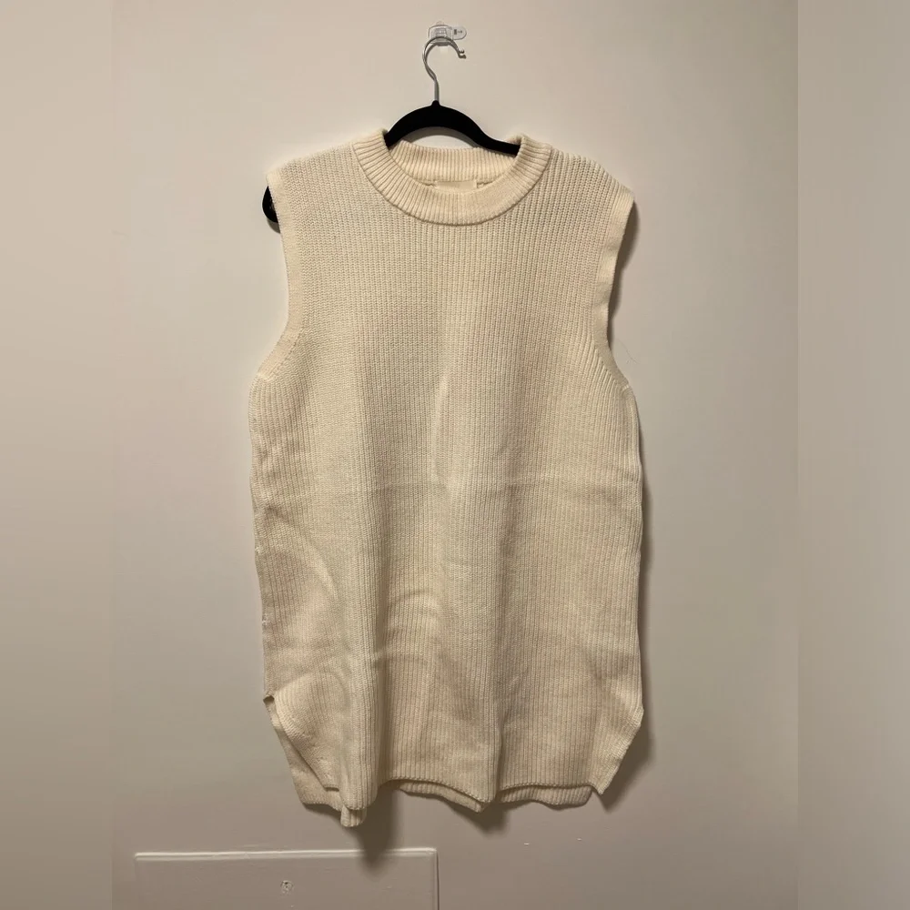 H&M - Picture 1 of 6